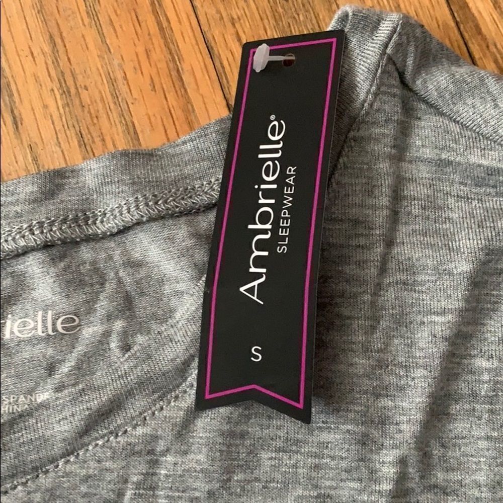 Ambrielle Sleep Top   - Picture 3 of 4